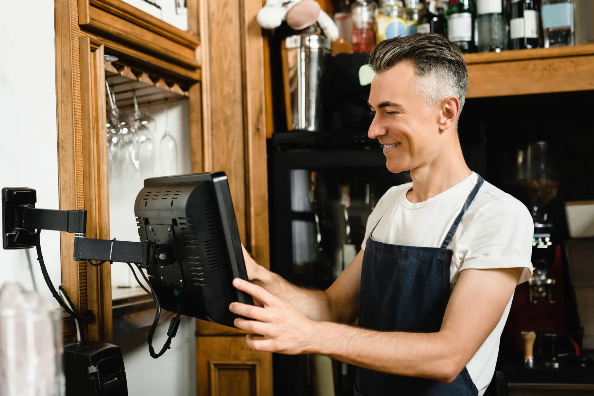 Restaurant Reputation Management AI: Why Every Call Matters More Than You Think